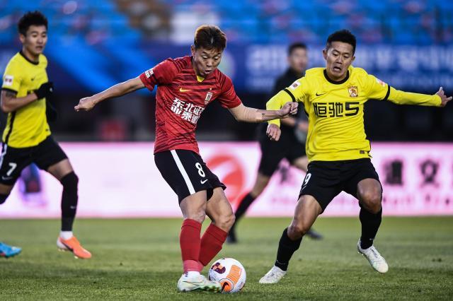 开云官网-黄博文登场广州队艰难抢1分 保级只剩郑智1王牌？